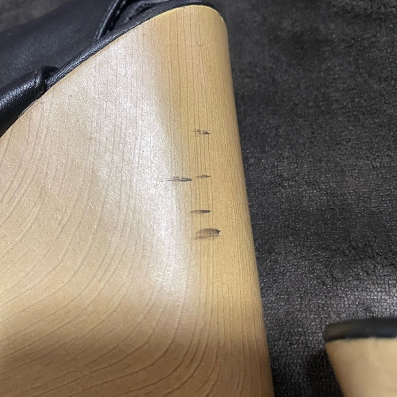 Vera Wang wedges size 9 - Picture 2 of 6